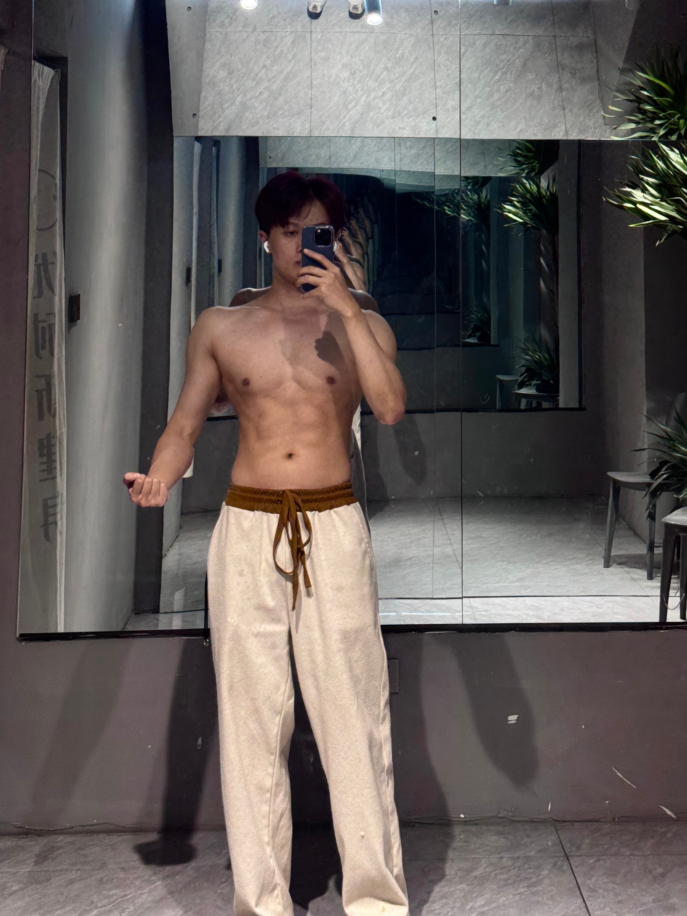 总有一天，我们都会摆脱困在自己的枷锁 