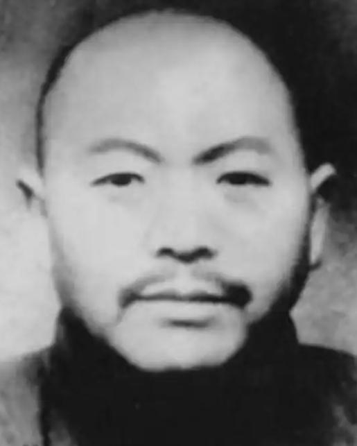 1951年，大汉奸黄标被押上行刑台，子弹上膛那一刻，黄标突然说："我每个月给新四