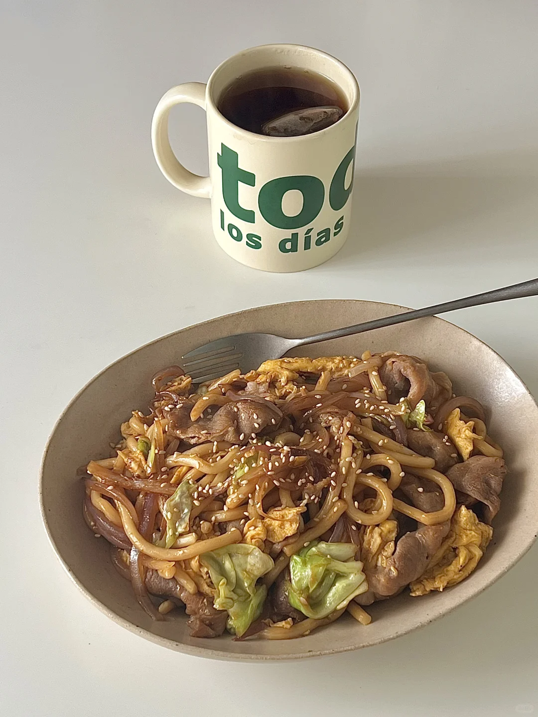 一人食🍴｜鸡蛋牛肉杂蔬炒乌冬面🍝