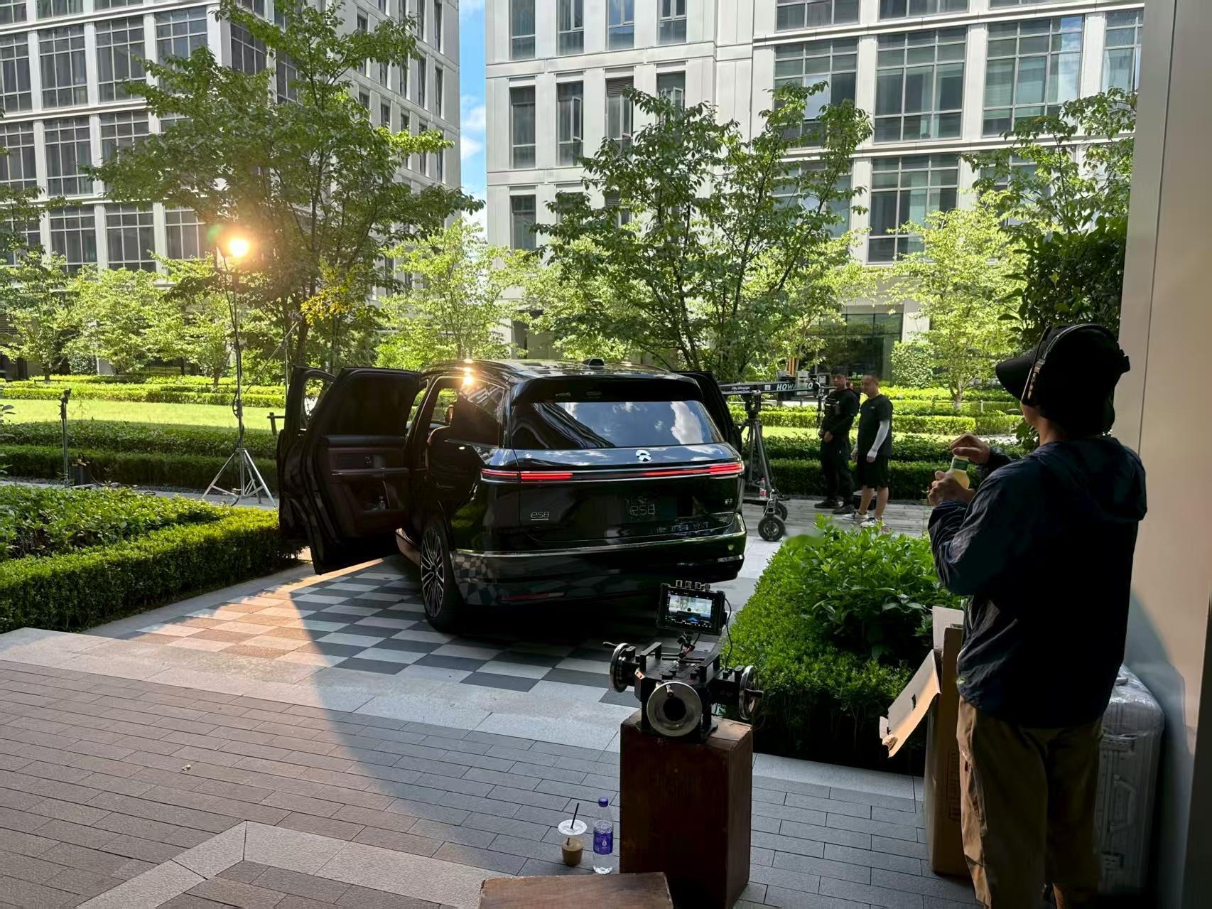 蔚来全新ES8的车门内饰设计曝光，像是ET9和乐道L90的融合大v聊车 ​​​