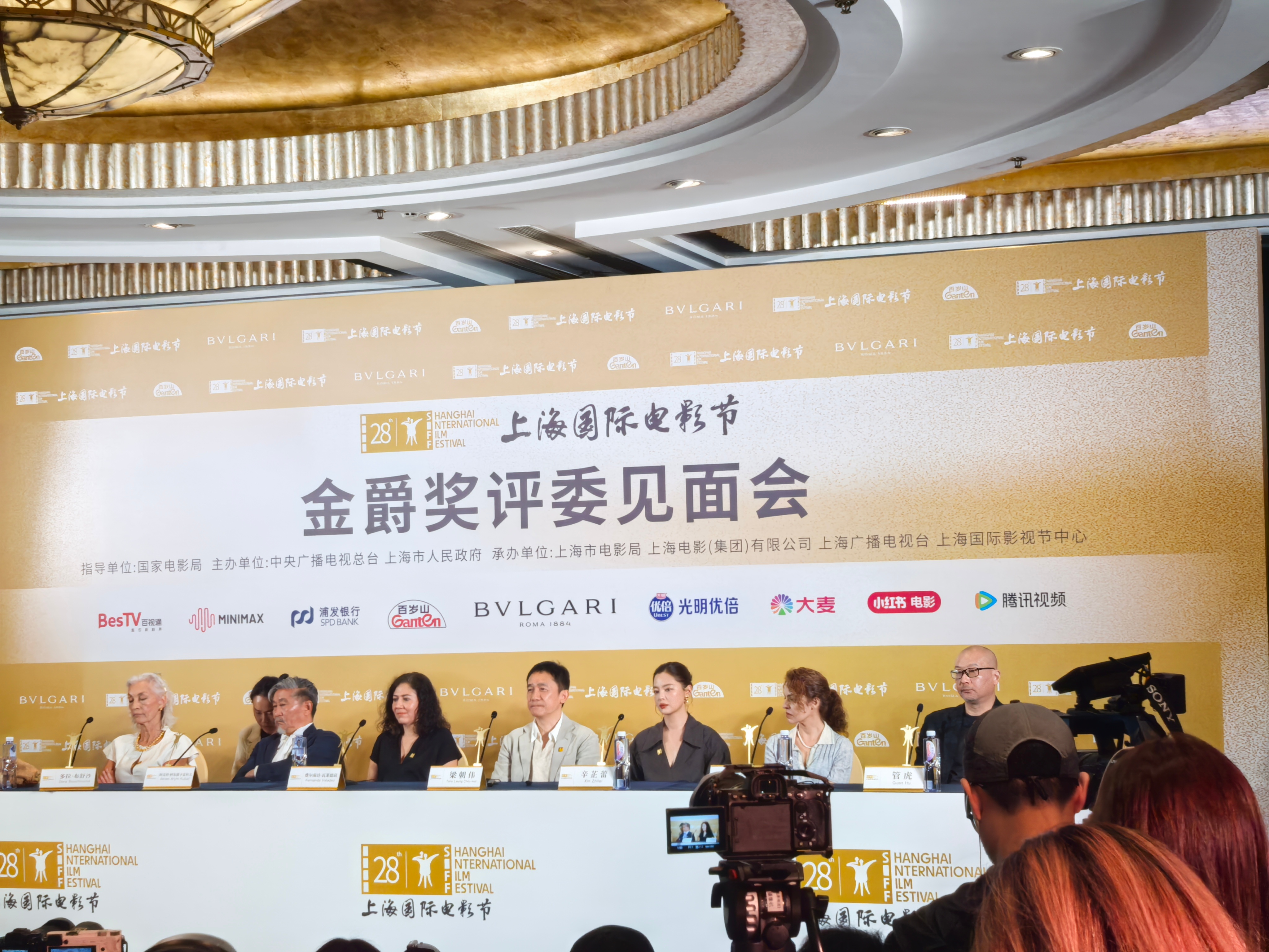 你坐在谁身边，决定了你的眼界有多宽。上海国际电影节