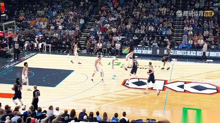 我勒个去！真是不敢相信自己的眼睛！雷霆那小伙子亚历山大，他居然把球直接砸约基奇身