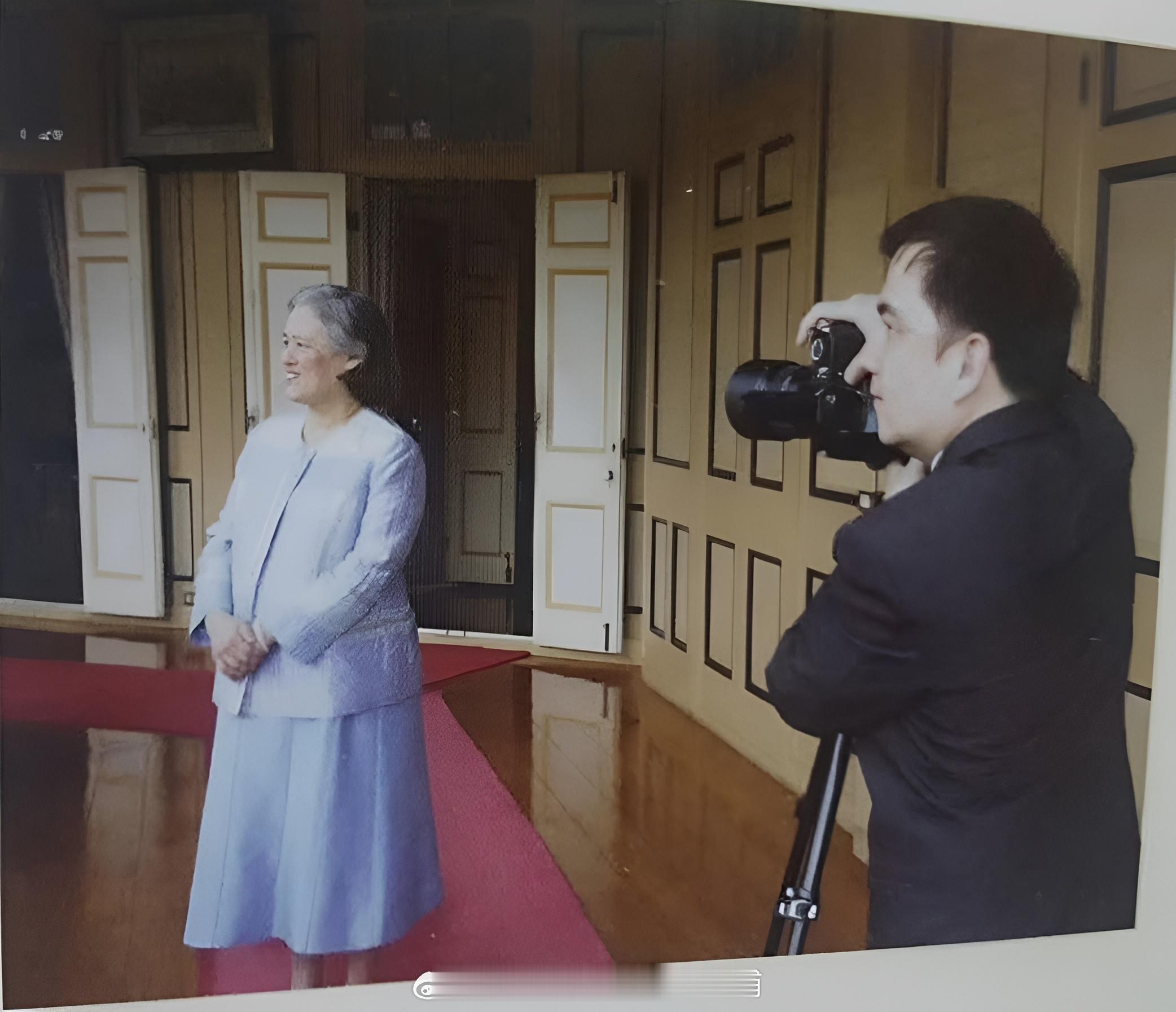 王室王室泰国王室暹罗往事 老照片：大婶六十岁生日那组著名的官方照，拍摄于2015