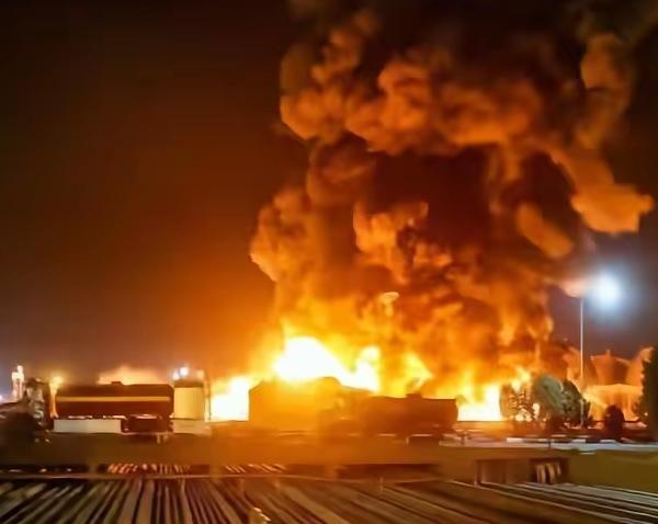 炸！炸！炸！
乌克兰成功的打击到了俄罗斯的伊斯卡德尔导弹基地，致使这个基地瞬间引