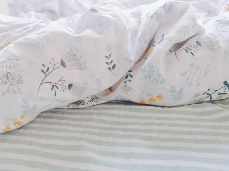 生活虽有诸多不易，但今天还是有开心的小事。就像网友们在深夜能找到属于自己的快乐，