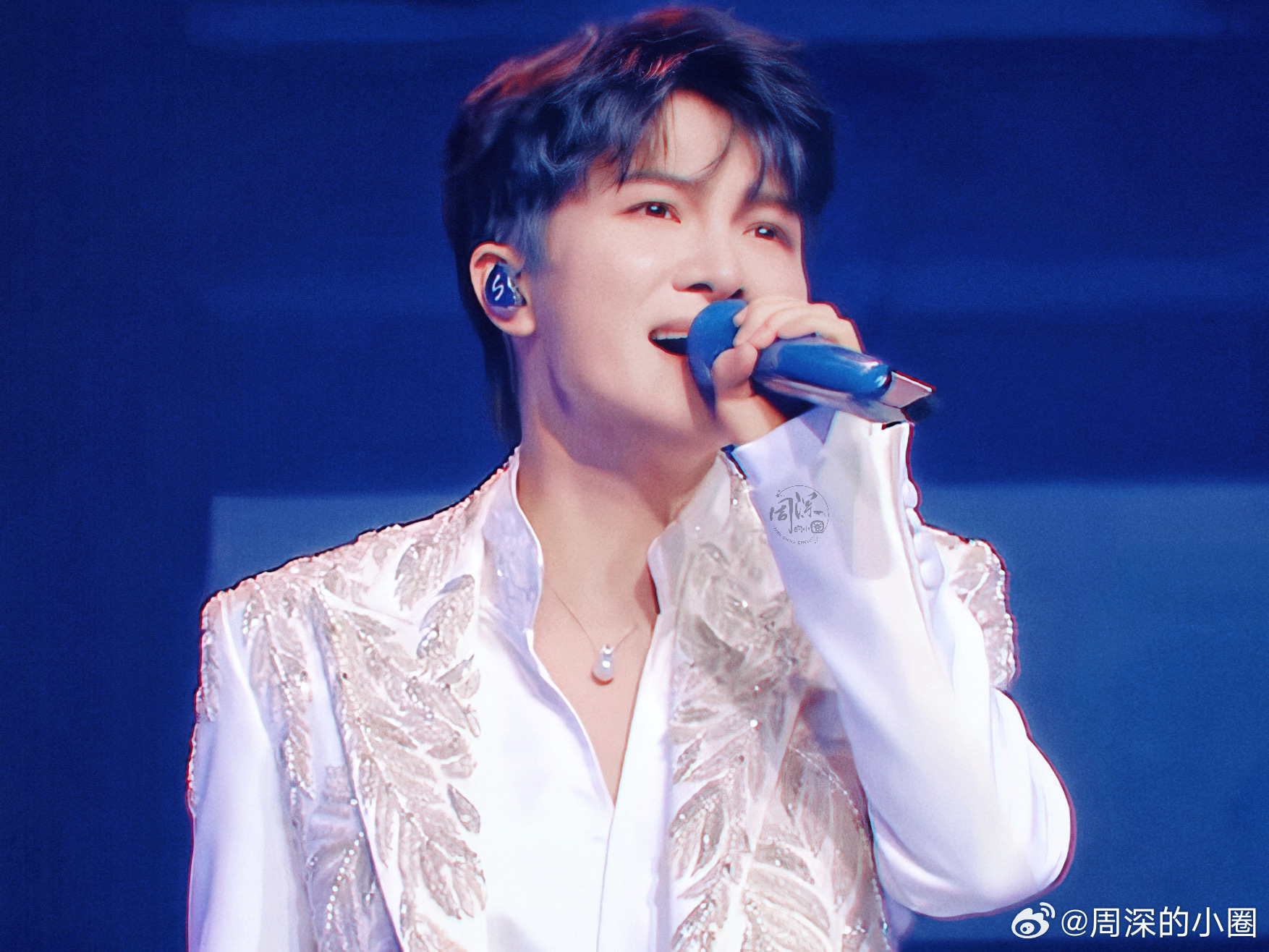 周深   周深一开口满满的宿命感【圈宝和米说晚安】  春光不必趁早，  冬雪不会