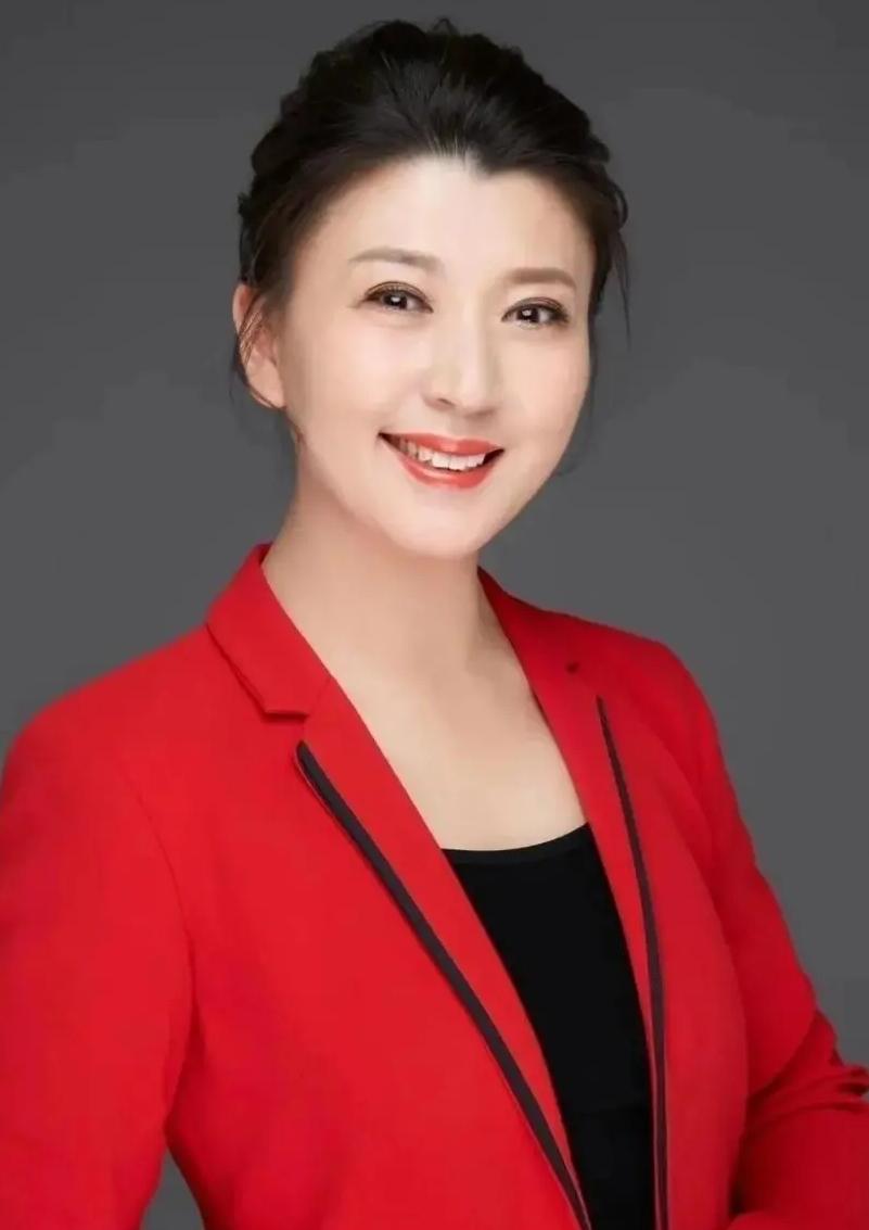 演员闫学晶说，很多帮助我的人，最好的是高秀敏，她特别热情，朋友遍天下，认识赵本山