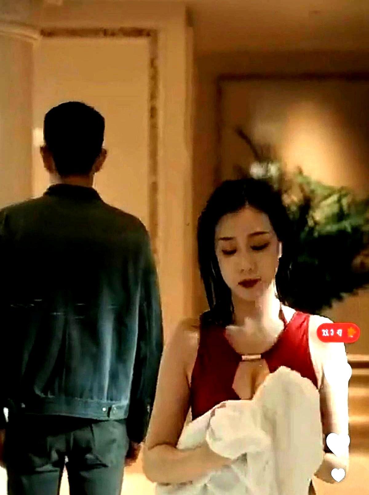 六天，10亿播放。一个女人撕碎了短剧天花板。
 
全网都在喊她大嫂。你刷到过她吗