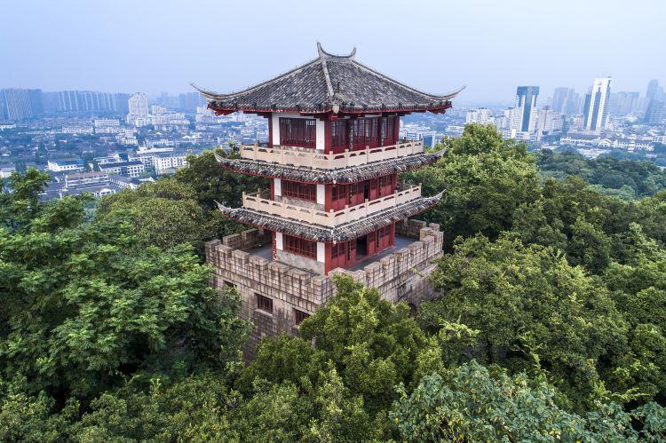 一座府山，半部吴越史：
越王台重现千年风云，
吴越争霸到底因何而起？
到访绍兴府