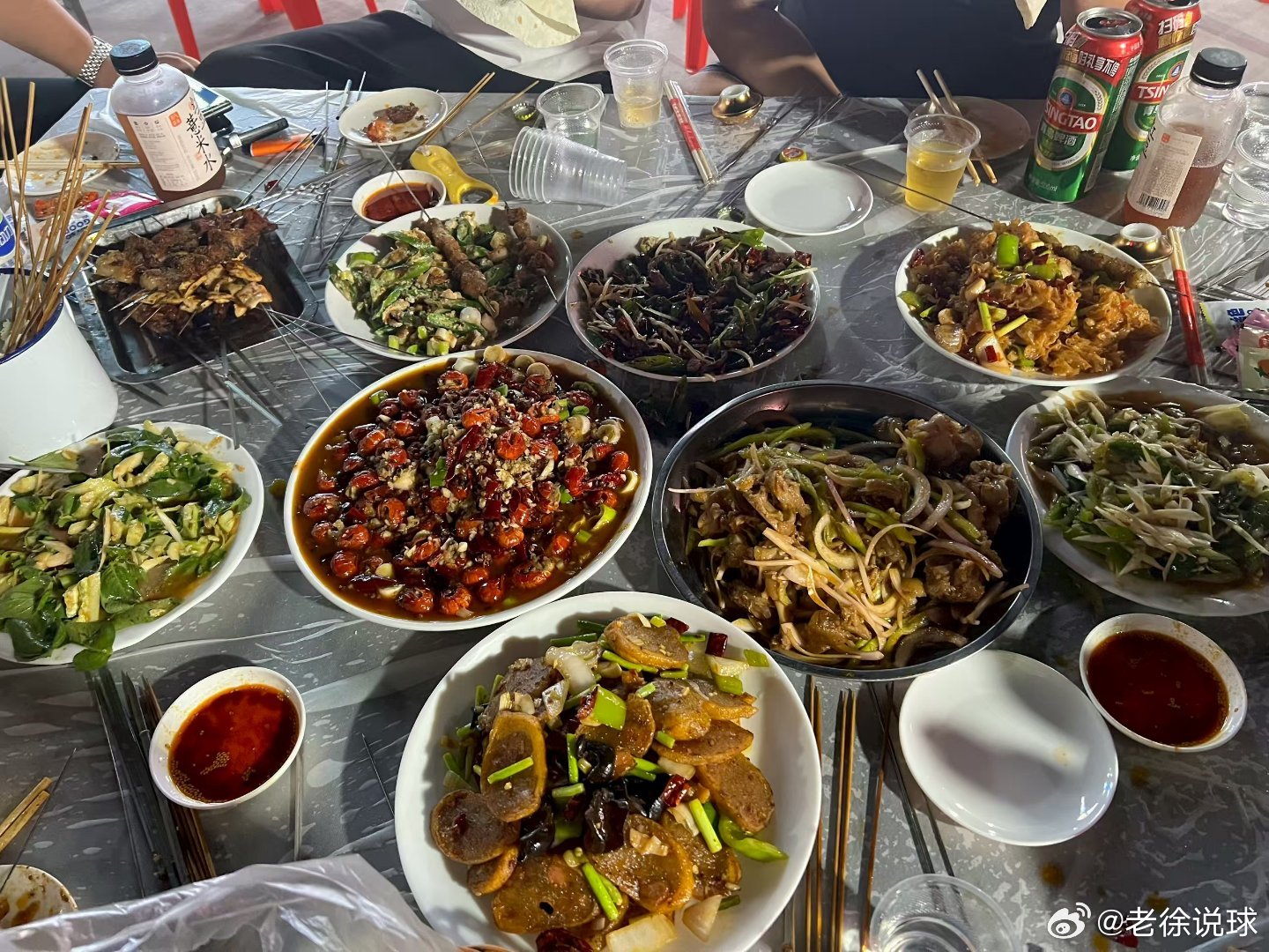 领导，听我解释一下啊——昨晚上真不是去喝酒了！首先，一个赛季下来，我们团队一起搞
