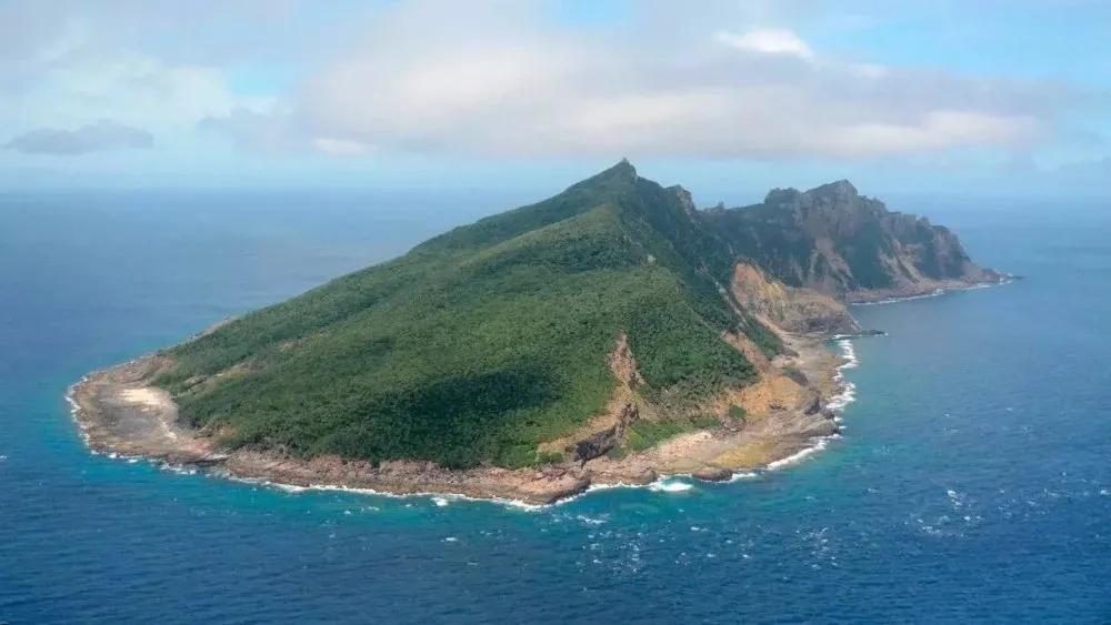 12月5日，日本“瑞宝丸”号渔船再次挑衅钓鱼岛。非法进入我钓鱼岛领海，中国海警依