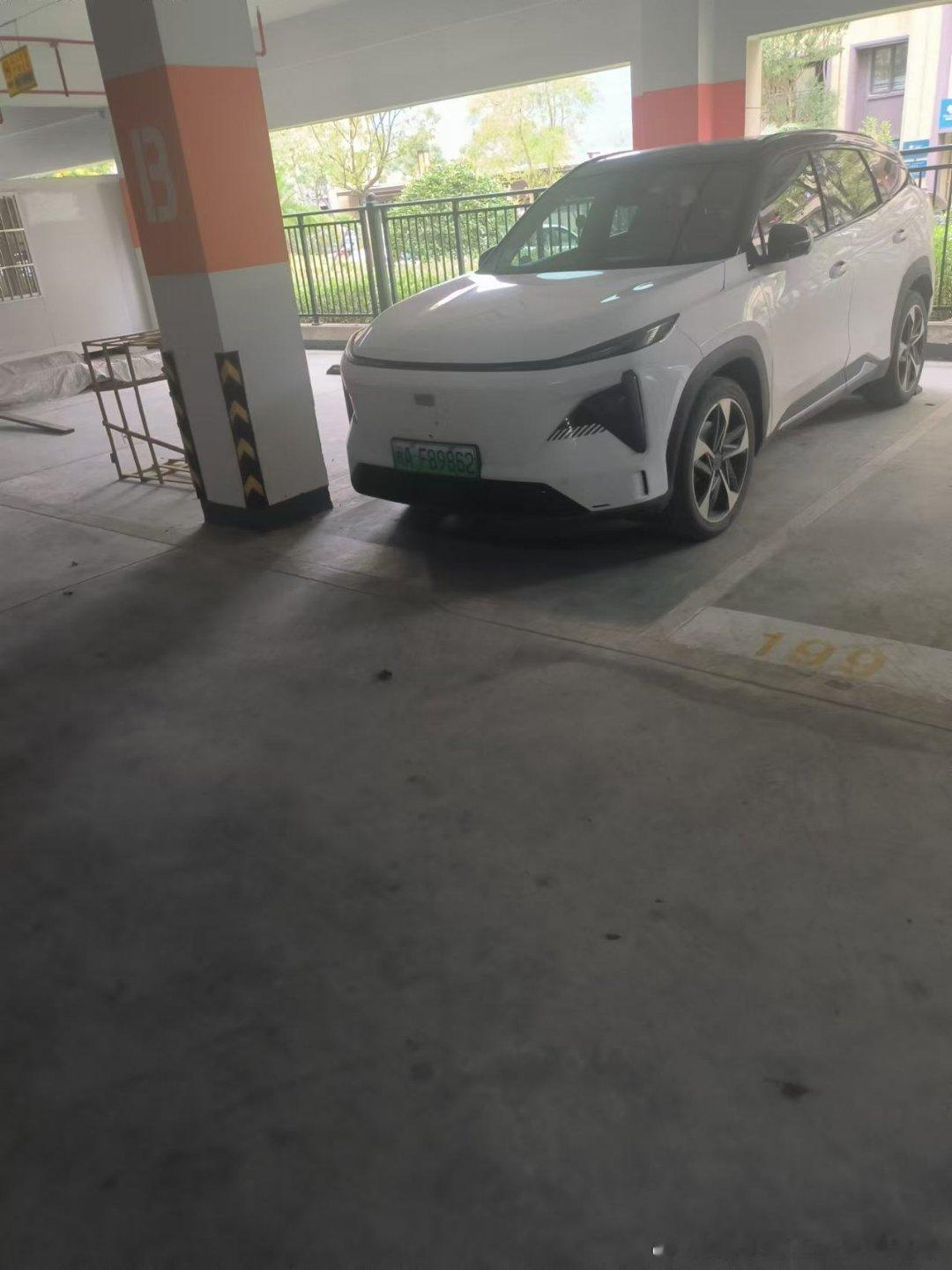 #你有多久没被扣过分##汽场全开# 🚗✨ 安全驾驶小能手 这么多年，每次手握方