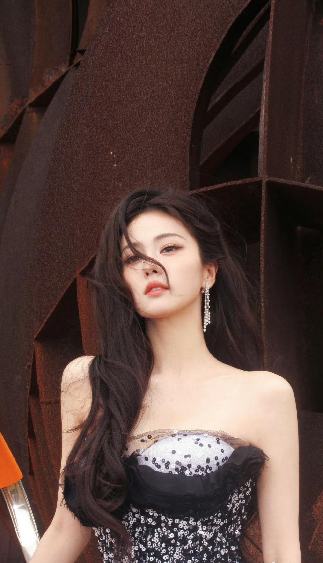 白鹿闵塔鲨给白鹿准备的裙子谁能拒绝撒娇白鹿的请求白鹿星光大赏妆 

即使头发吹乱