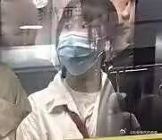 如果没发现，开起来了会怎么样[苦涩]女子被夹地铁屏蔽门与列车之间 ​​​