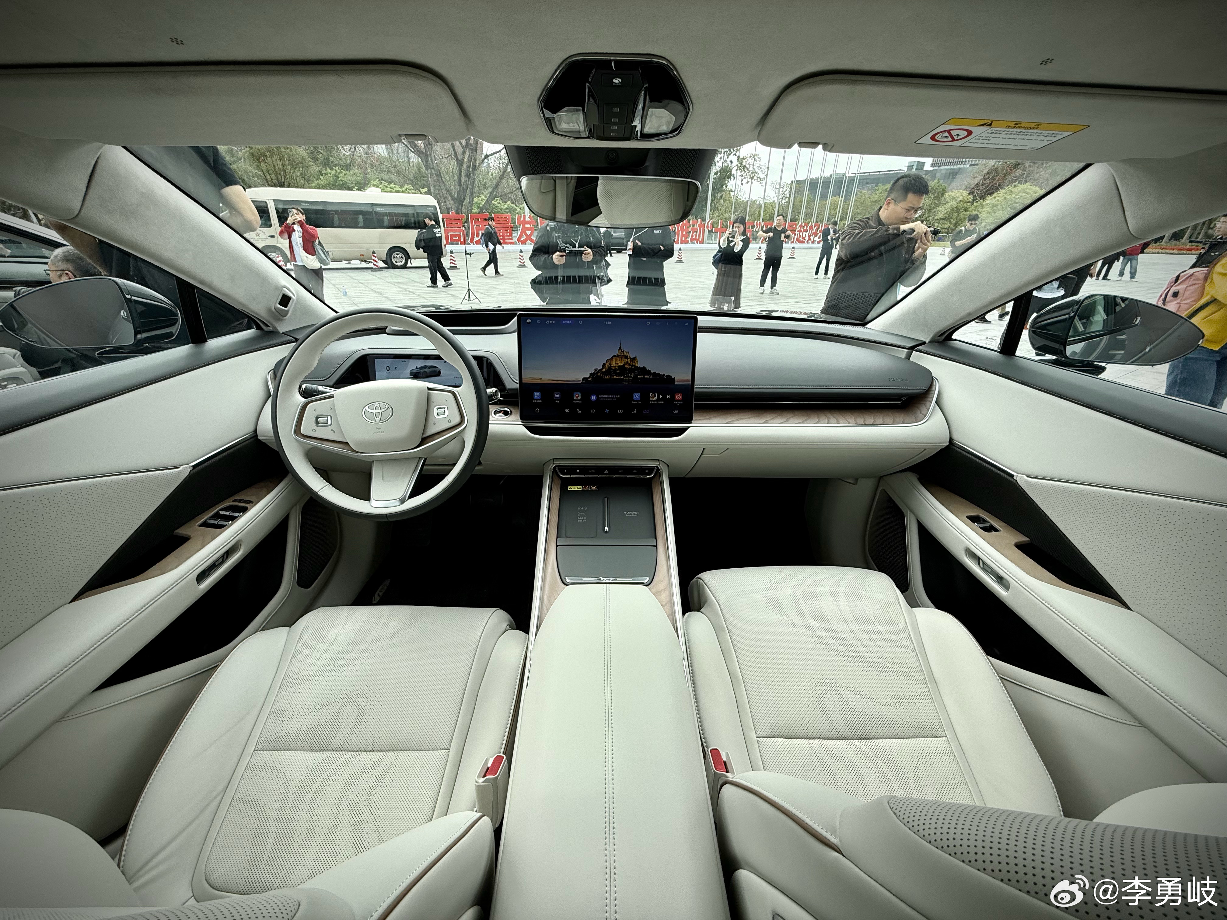 新能源时代的丰田味道！广汽丰田铂智7开启预售：限时15.68万起丰田铂智7预售权