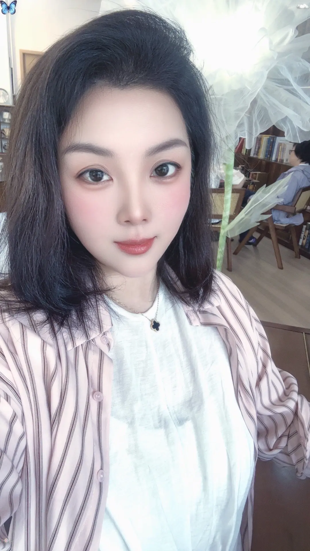 人生啊,哪有什么两全之策,短短百年,不过是教人取舍罢了,手持烟火以谋生...