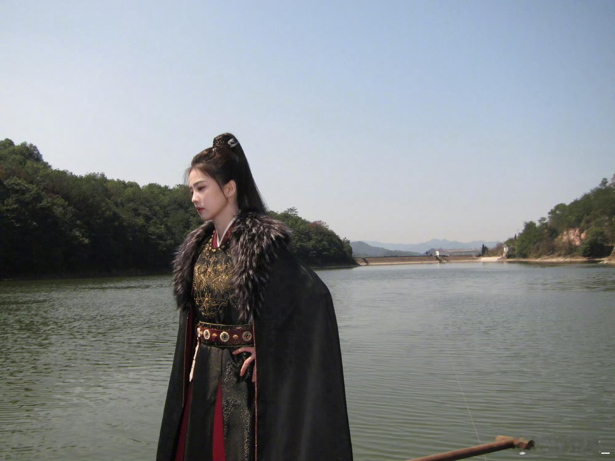 唐宫奇案之青雾风鸣 我的评分：白鹿随手送来第一个18宫格 《唐宫奇案》已在👖开