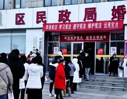 民政局离婚人数暴涨！核心原因只有一个：婚姻不再将就！

你有没有发现，现在去民政