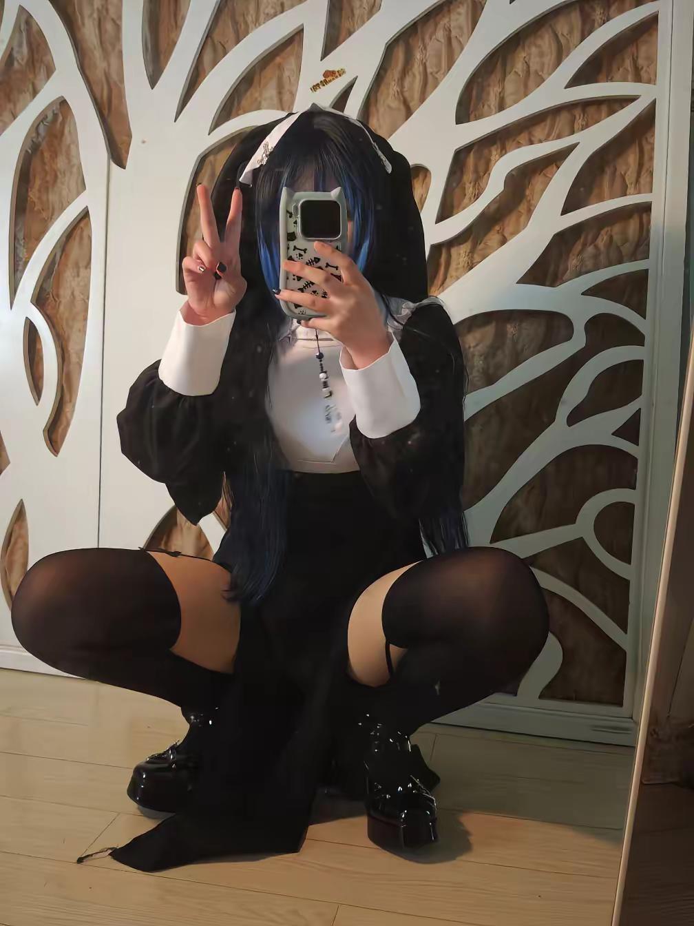 我会亲手审判你的，神听不到你的祷告，不如向我忏悔。