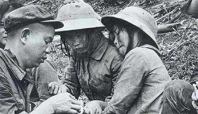 1979年3月8日，我军活捉6名全裸的越南女兵。经我军保卫部门查实，6名女俘为越