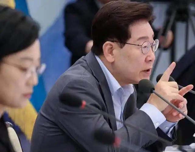 谁是史上最惨冤大头？砸475亿给美军建平泽基地，人家住进去好几年，旧地皮硬是不还