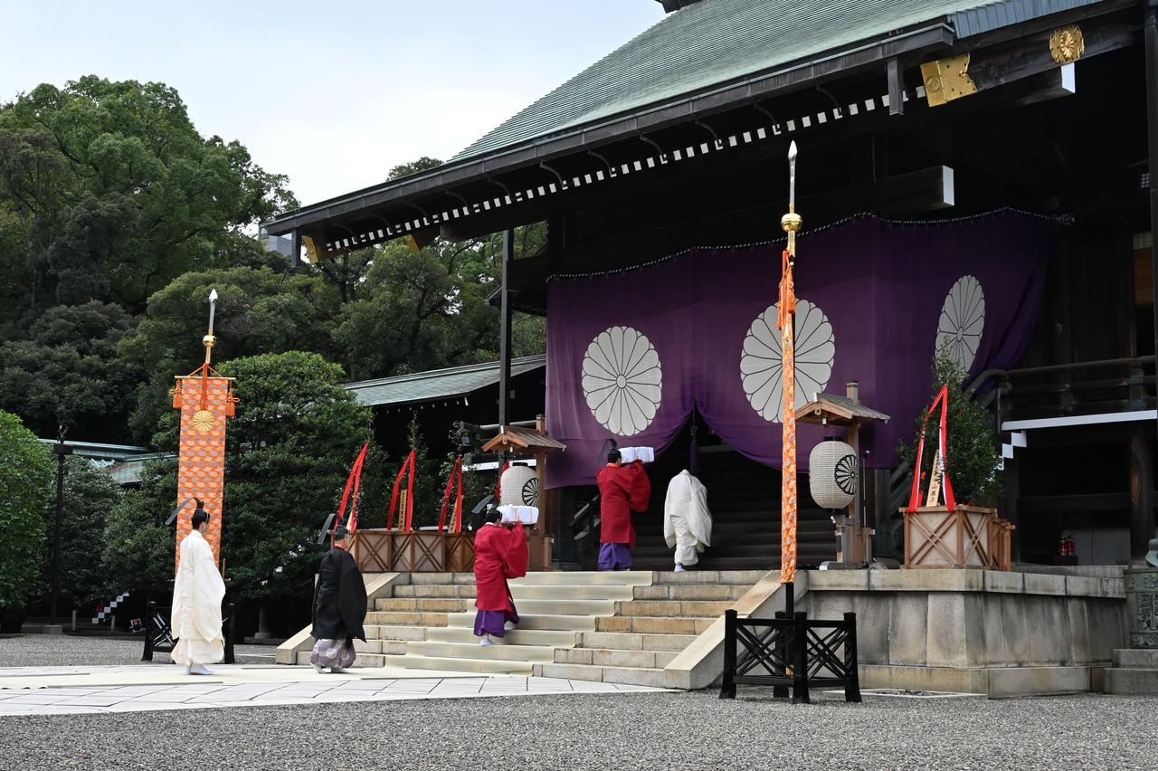 高市急着删“敌国条款”，想掩盖什么？靖国神社秋祭供奉甲级战犯，NHK曝光政府与神