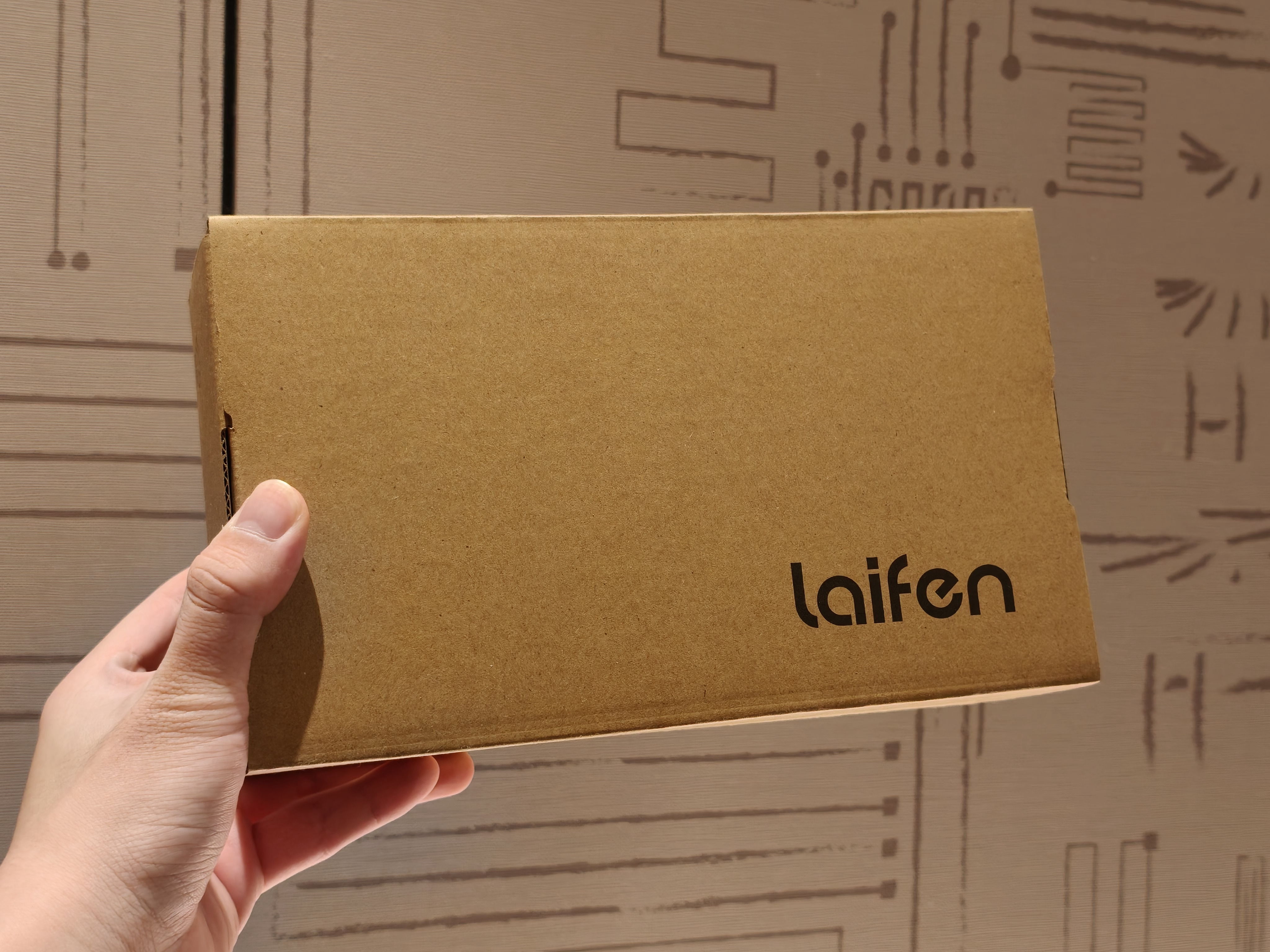 朋友们，真的，相当牛逼的一个产品还在保密期啥也不能说，等上市你们就知道了