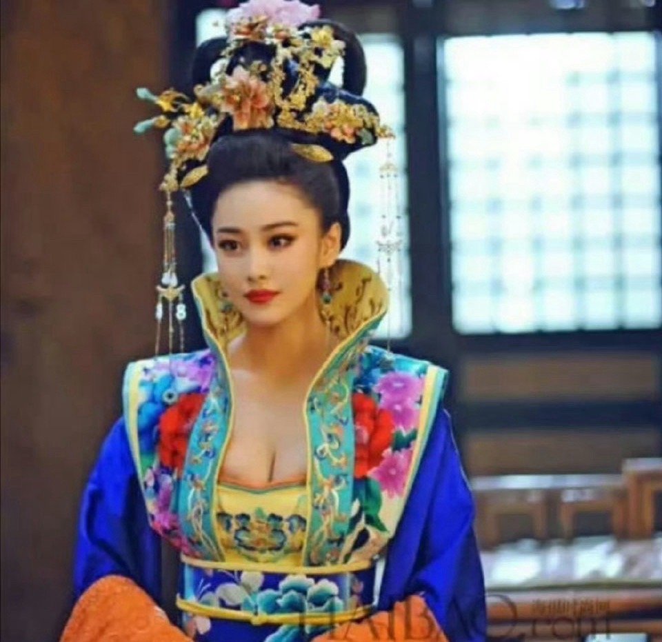 “据说当时武媚娘传奇播到一半，被拉回去要求整改.....” ​​​