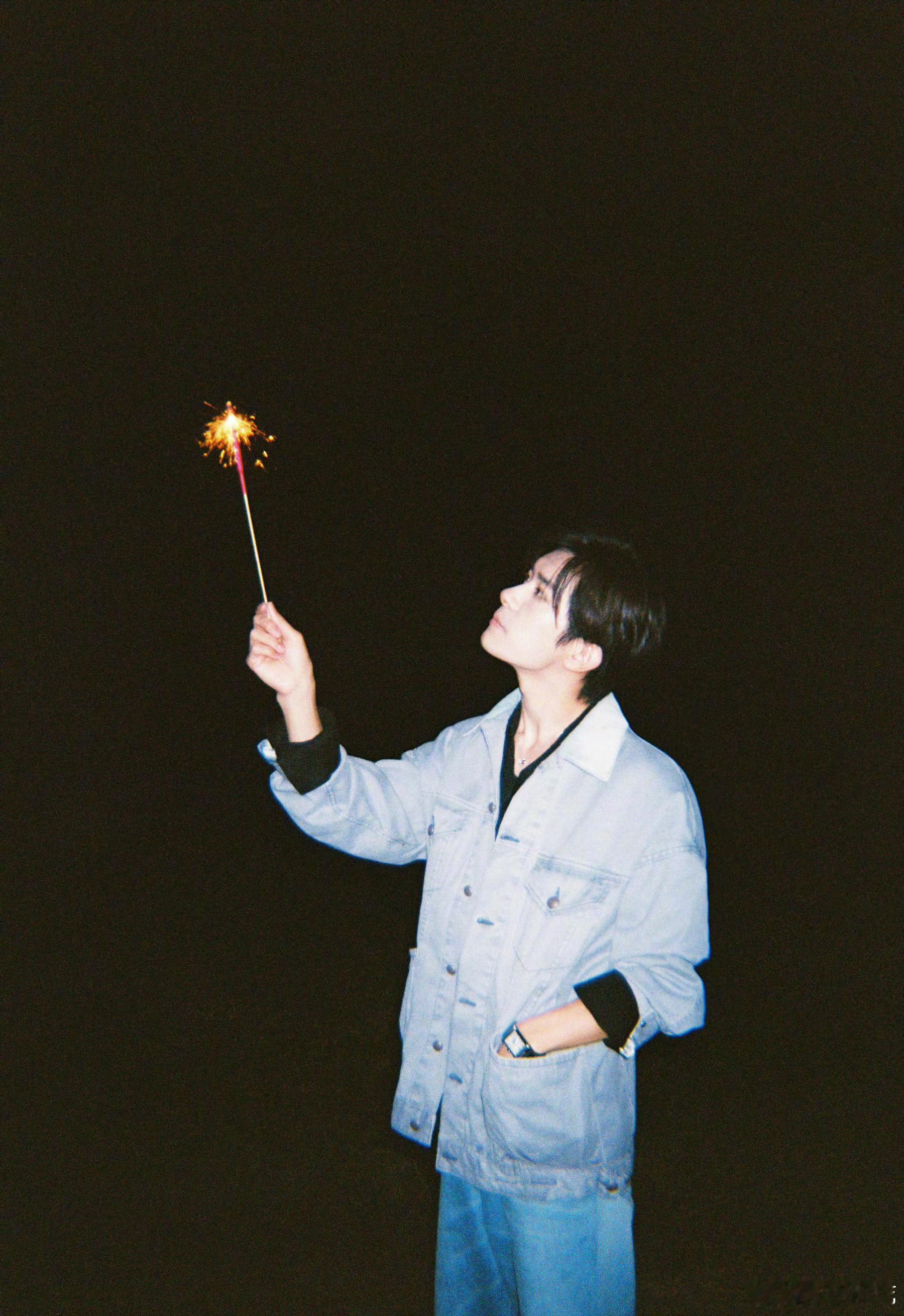 易烊千玺  生日快乐🎂 