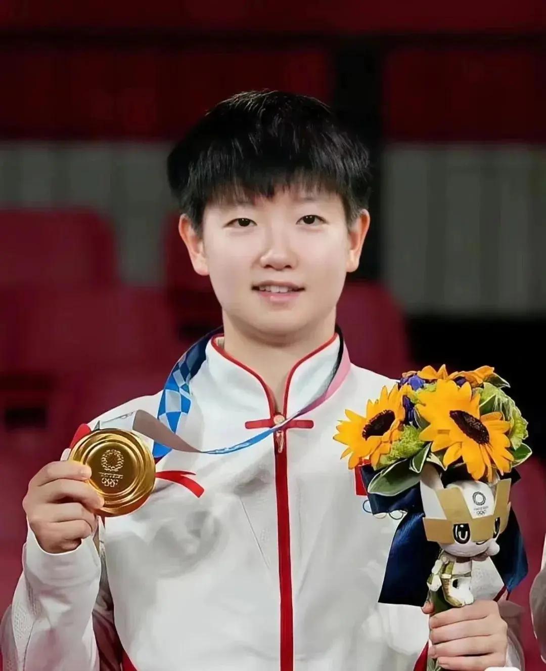 “莎莎”还真是“国民闺女”，我真诚给她提了个建议，没想到300多“莎迷”冲进评论