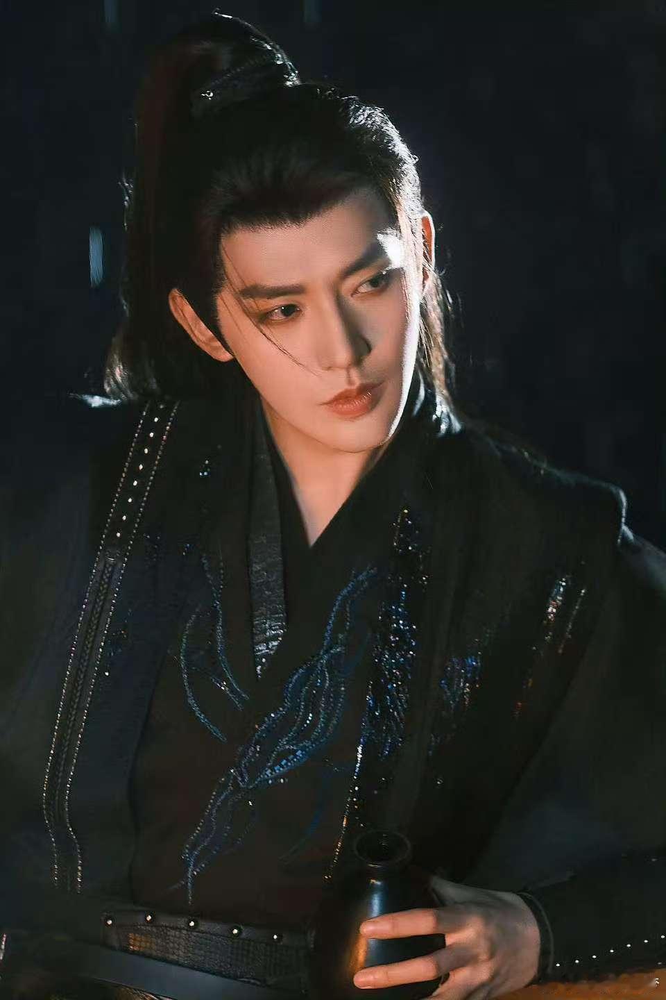 邓为 高马尾少年郎  高马尾的邓为，宛如从古风画卷中走出的翩翩少年郎，带着独特的