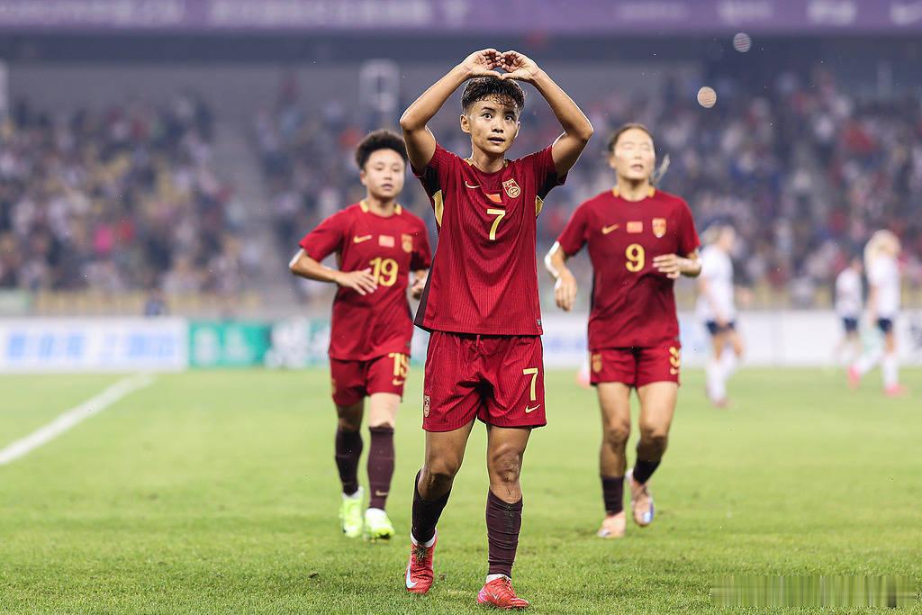 对俄不败遭终结！中国女足1-2俄罗斯女足 王霜世界波难救主------北京时间6