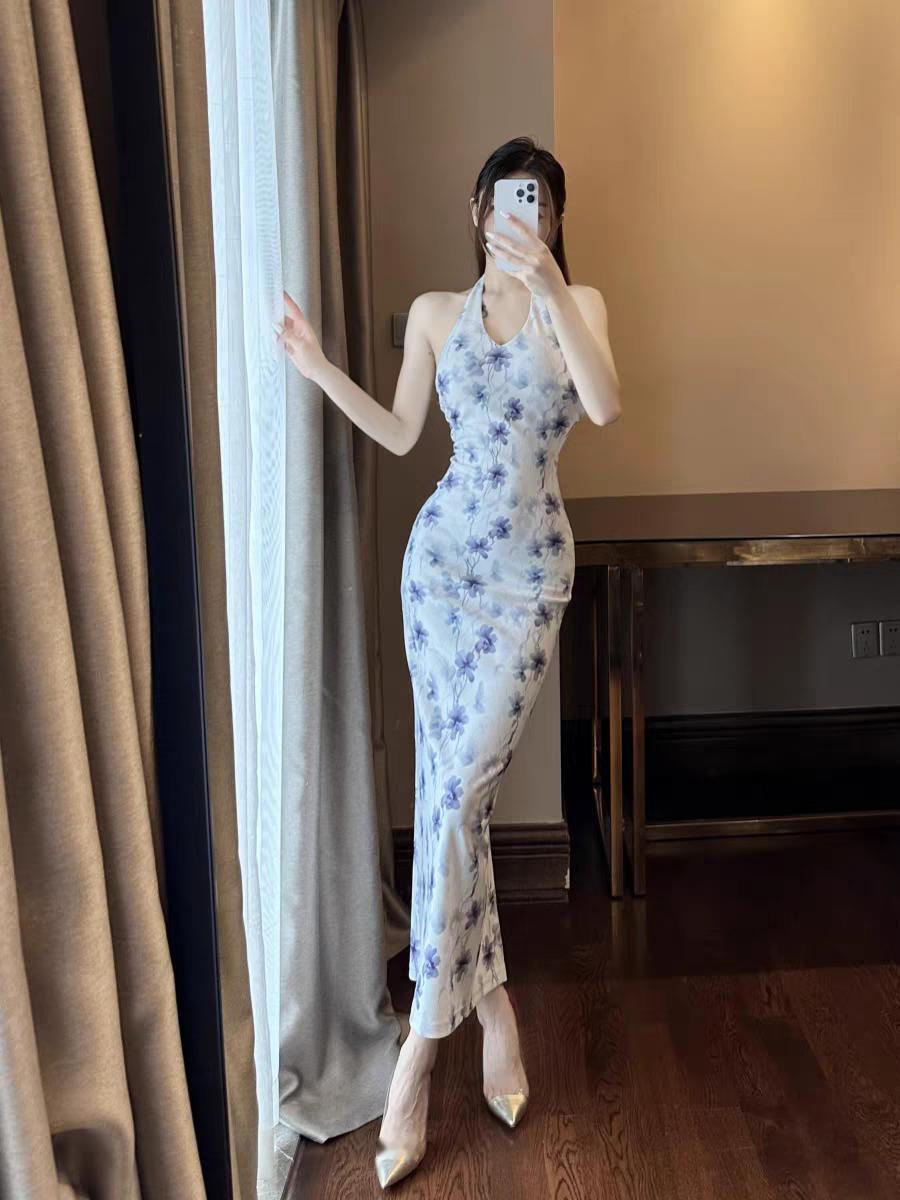 水墨兰花国风时尚连衣裙！粉色搭配什么颜色显得高级? 如何穿搭让中年女性气质倍增?