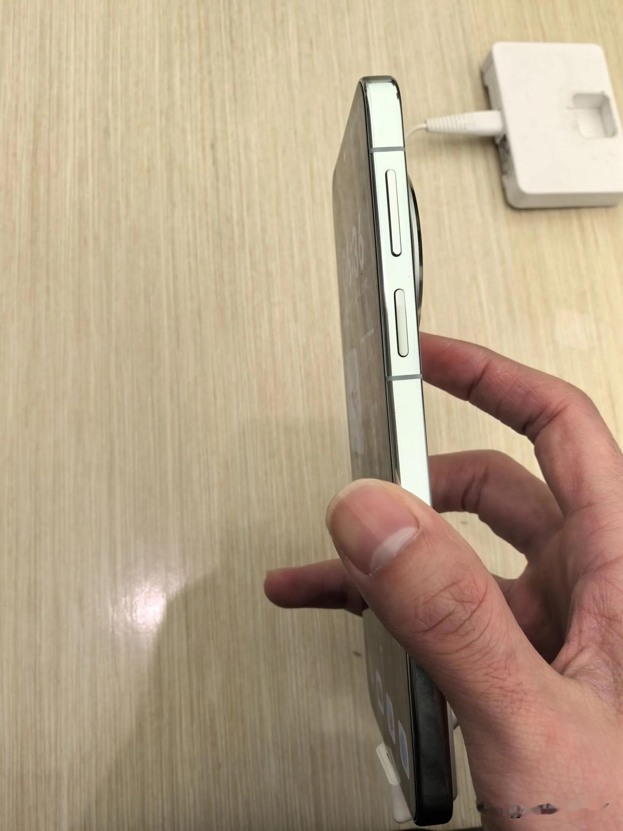 华为Mate 70 系列详细配置及价格

华为Mate 70
12G+256GB