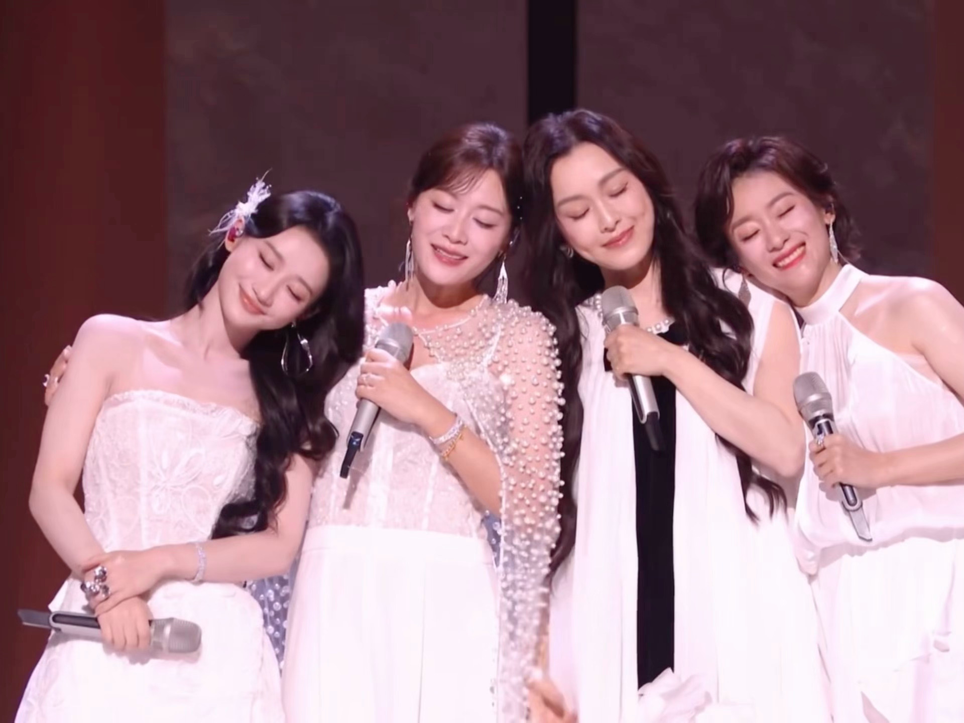 今晚最美好的一幕 看得心暖暖 叶一茜范玮琪何宣林侯宇稳稳的幸福浪姐直播 对口型浪