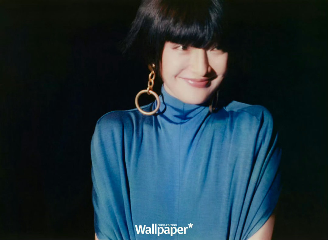 周迅金色长发 周迅的金发造型也太绝了！慵懒中带着疏离感，像从旧画报里走出来的千禧