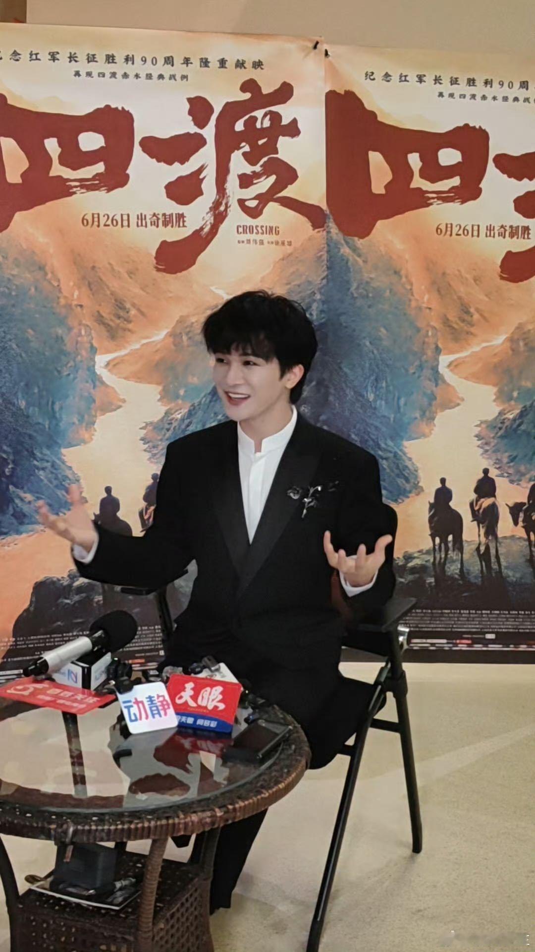 周深主打一个身份清晰 在这个角色纷繁复杂的时代，周深用他的声音留下了深刻的印记，