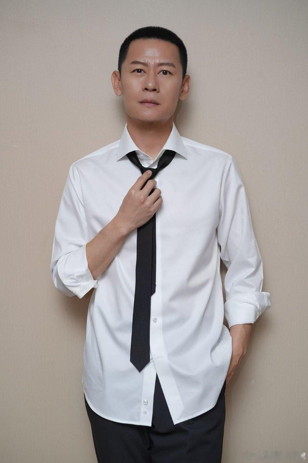 刘奕君李健用眼神递刀子刘奕君李健演绎西周版赵氏孤儿戏骨的演技从不需要浮夸演绎，眉