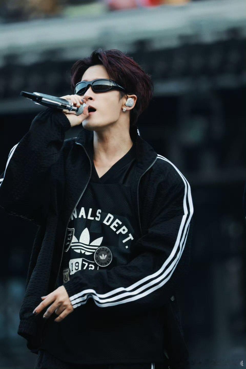 檀健次舞台彩排送达 檀健次舞台彩排