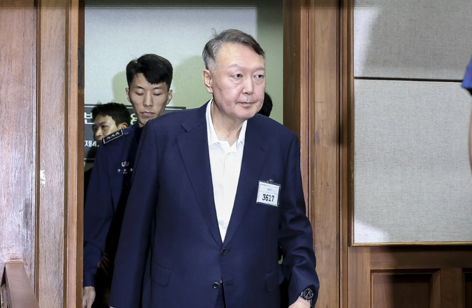 韩国的独检组今天对前总统尹锡悦提出重判建议，要求法院判他十年有期徒刑。这主要因为