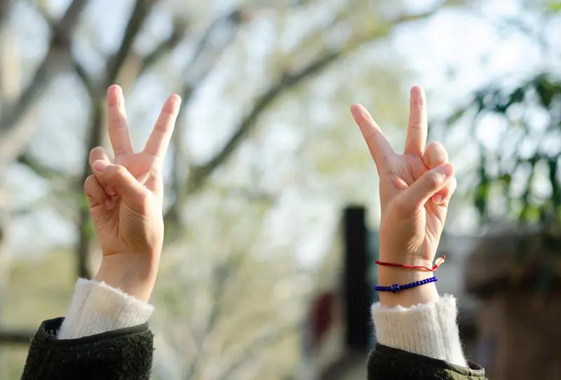 能送给我一句处在低谷期激励的话吗如果今天很难，就对自己说：“我还在，这本身就是一
