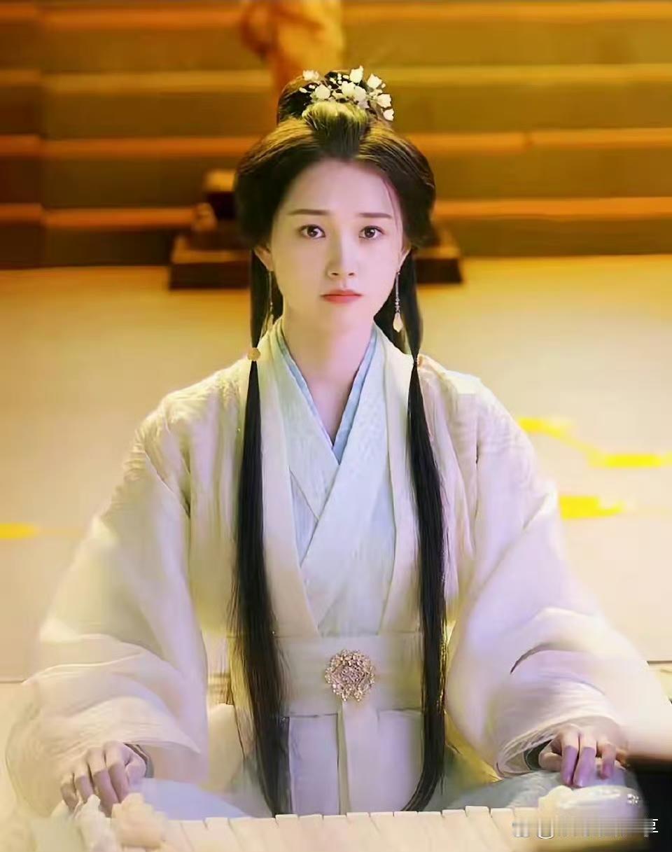 才发现好多短剧演员，其实都出演过长剧，拍短剧之后颜值和状态都提升好多。 