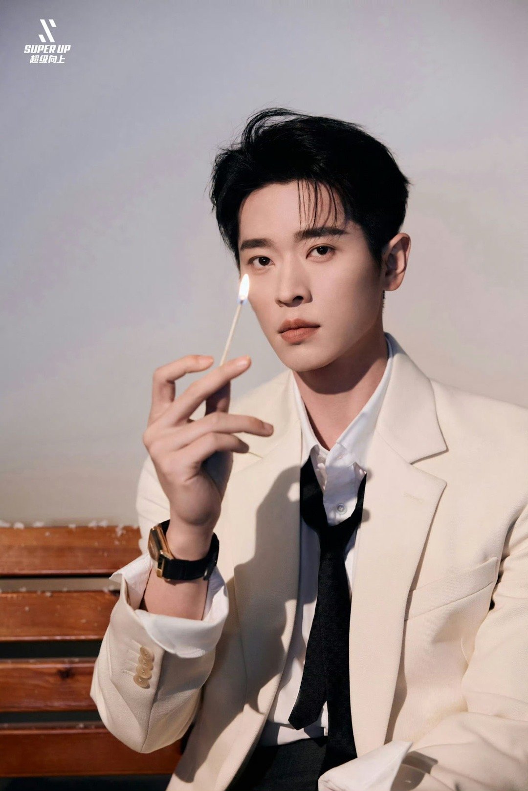 谁给丞磊下了萌汉药“萌汉药”疗效过于显著！丞磊这组大片直接把酷哥变萌宠，在手绘世