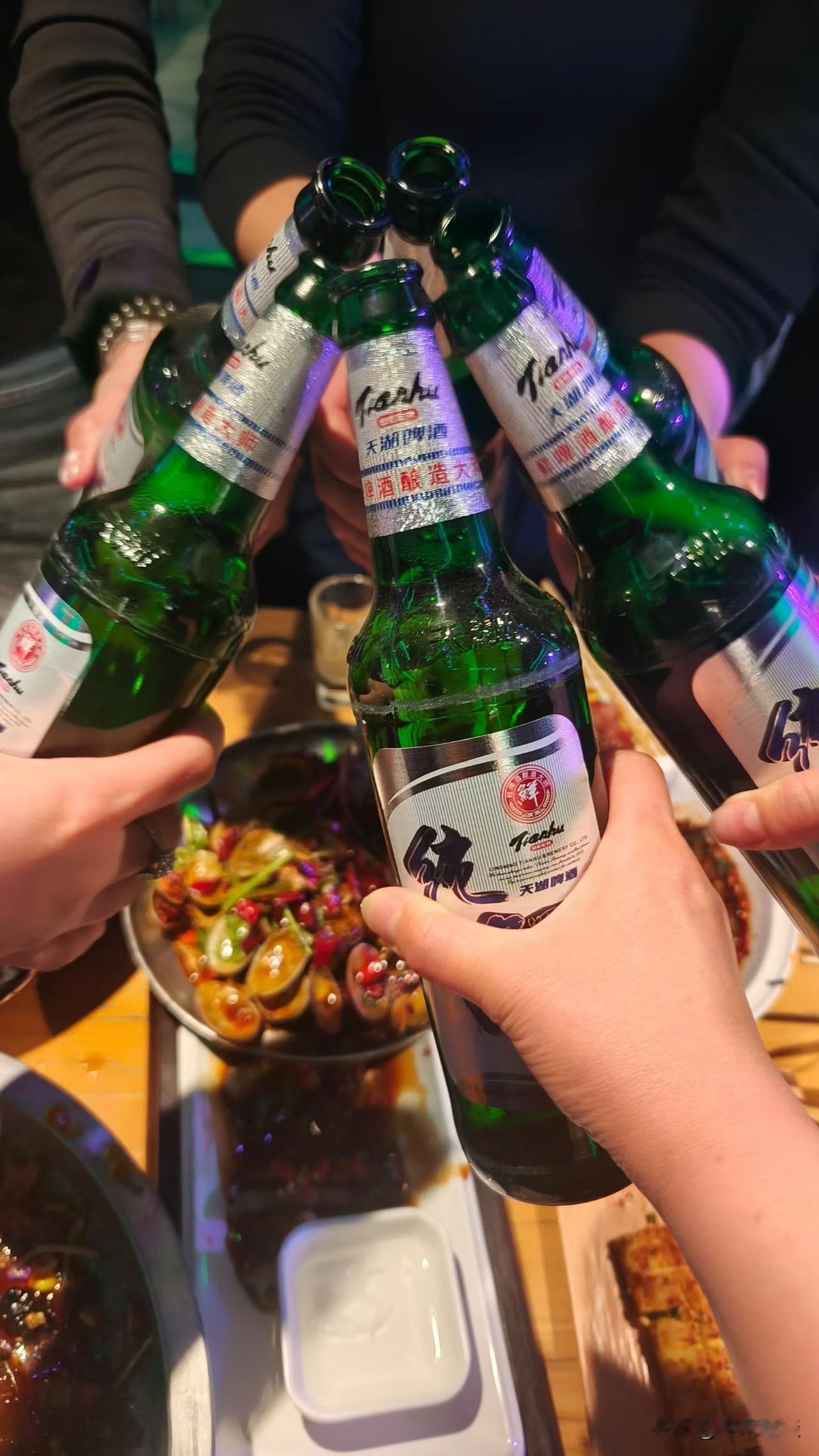 我有个朋友，最近和他的几个酒友彻底疏远了。

问他原因，他是这么说的：“于木，这