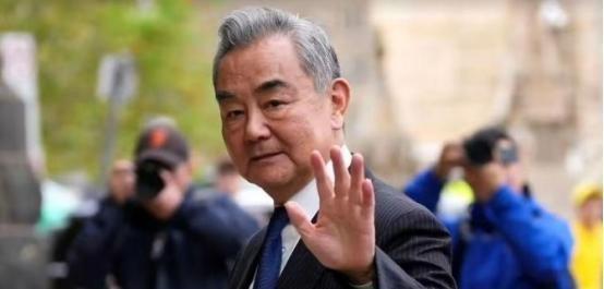 6月24日深夜23时24分，巴基斯坦副总理兼外长达尔把电话打到了北京，电话那头，