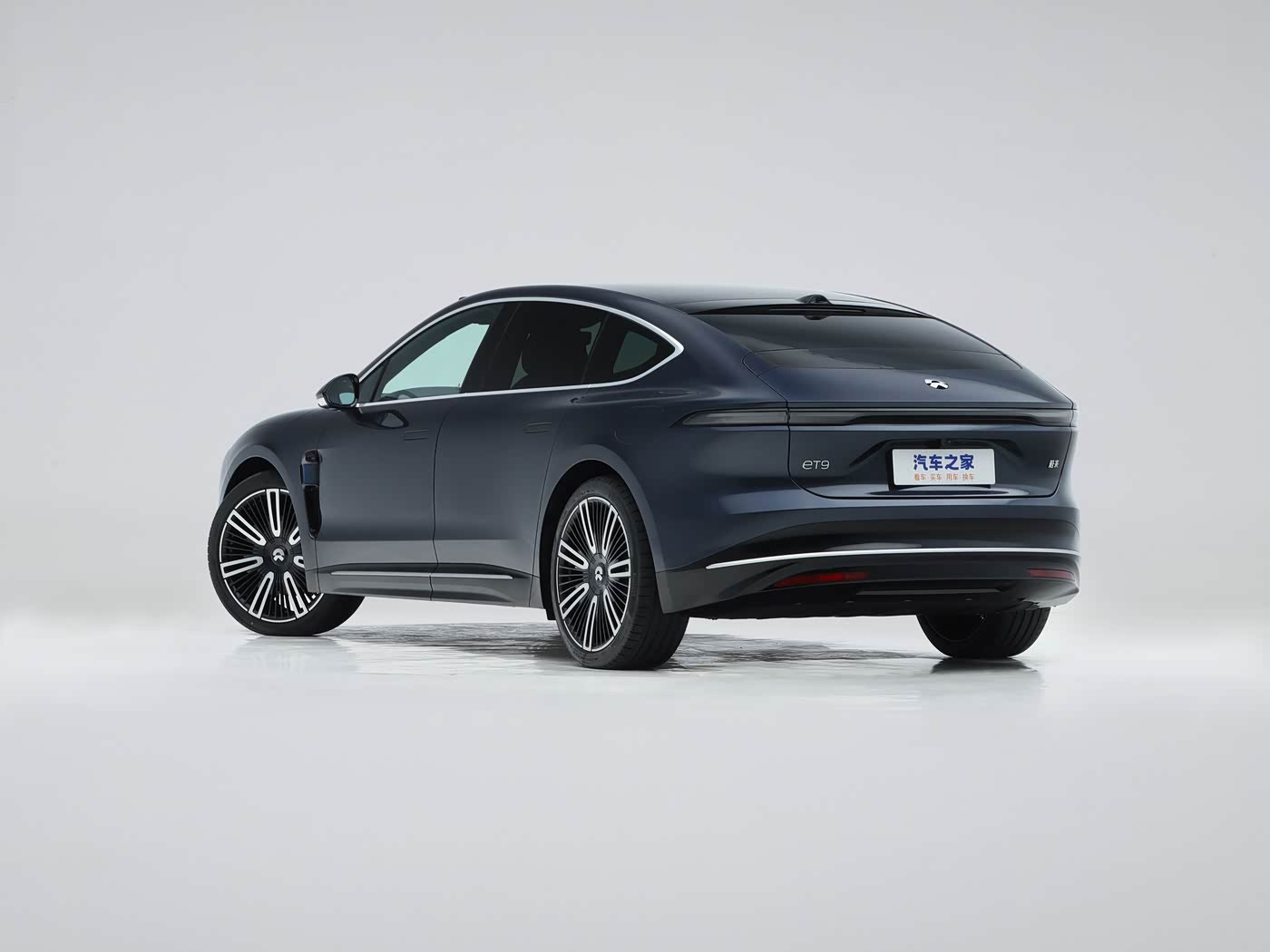 车市观察 蔚来ES9上市了，这才是豪华车的正确打开方式，而错误的打开方式就是蔚来