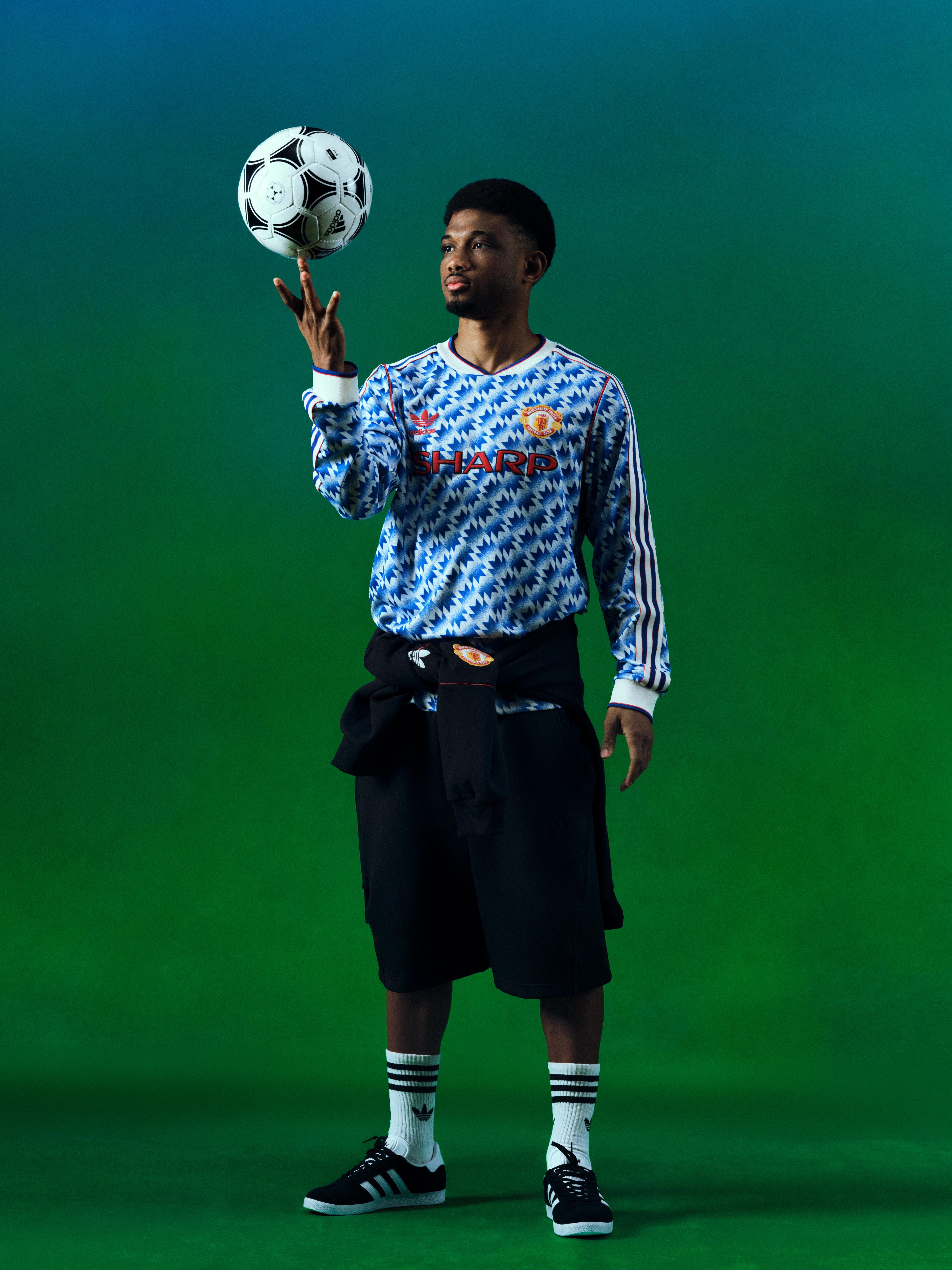 为红魔而生曼联历史上最经典的客场球衣之一！曼联官方正品阿迪达斯1991/92复刻