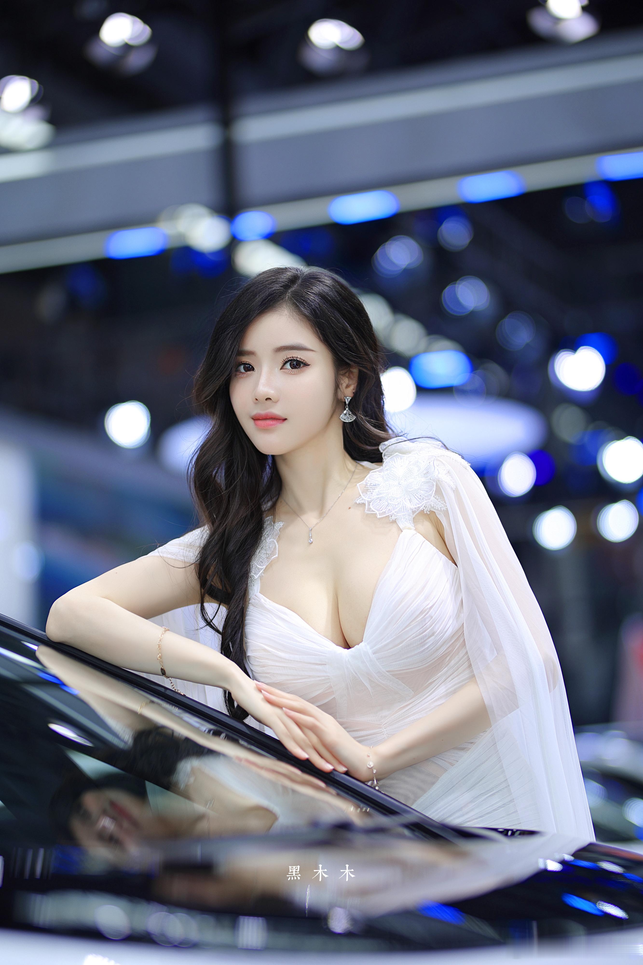 让努力有迹可循大长腿车模车展模特