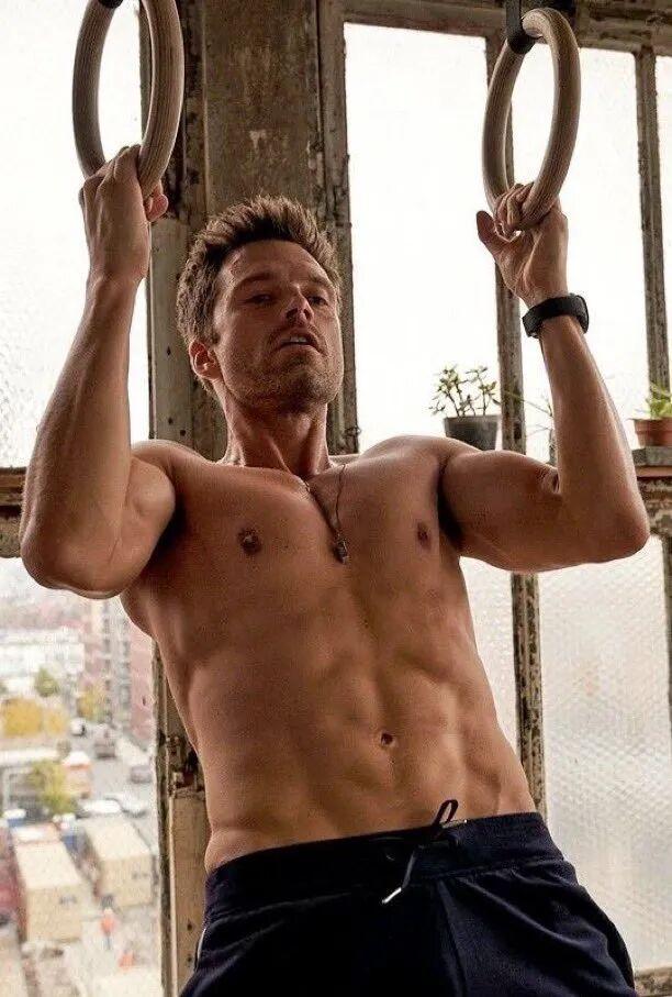 据透露，Sebastian Stan 在即将出演《复仇者联盟5：毁灭之日》（Av