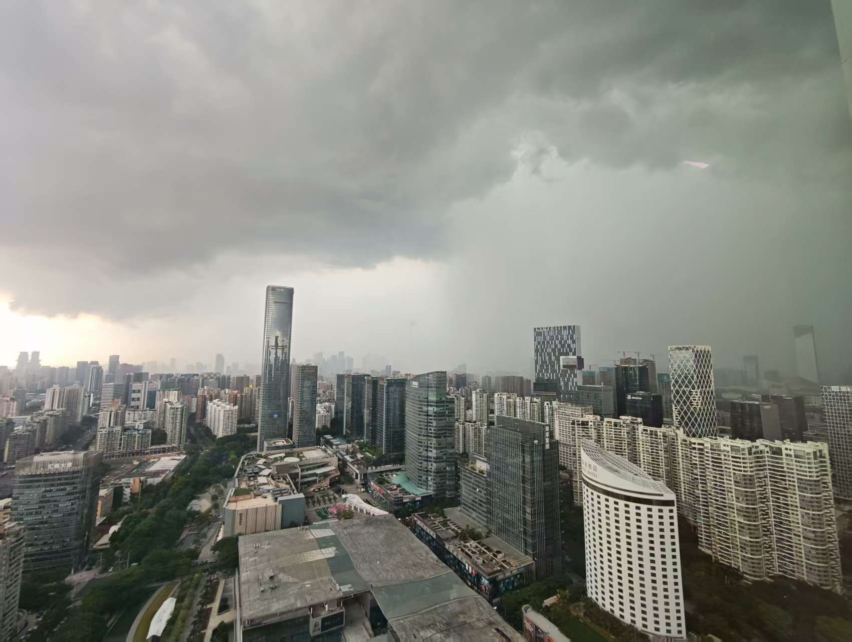 深圳雷雨大片又来了深圳的雷好响啊！ ​​​